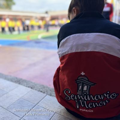 390 estudiantes del Seminario Menor de Popayán, sede primaria, beneficiados con la adecuación de dos canchas múltiples. - 14