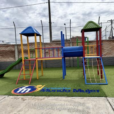 Parque infantil y baterías sanitarias para los 499 estudiantes de la I.E. Técnico Industrial de Popayán, sede Jardín Infantil Piloto.   - 2-1
