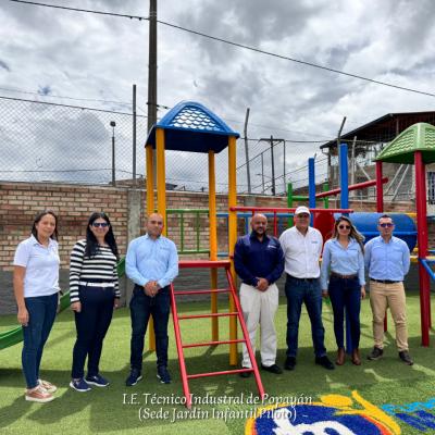 Parque infantil y baterías sanitarias para los 499 estudiantes de la I.E. Técnico Industrial de Popayán, sede Jardín Infantil Piloto.   - 9-2